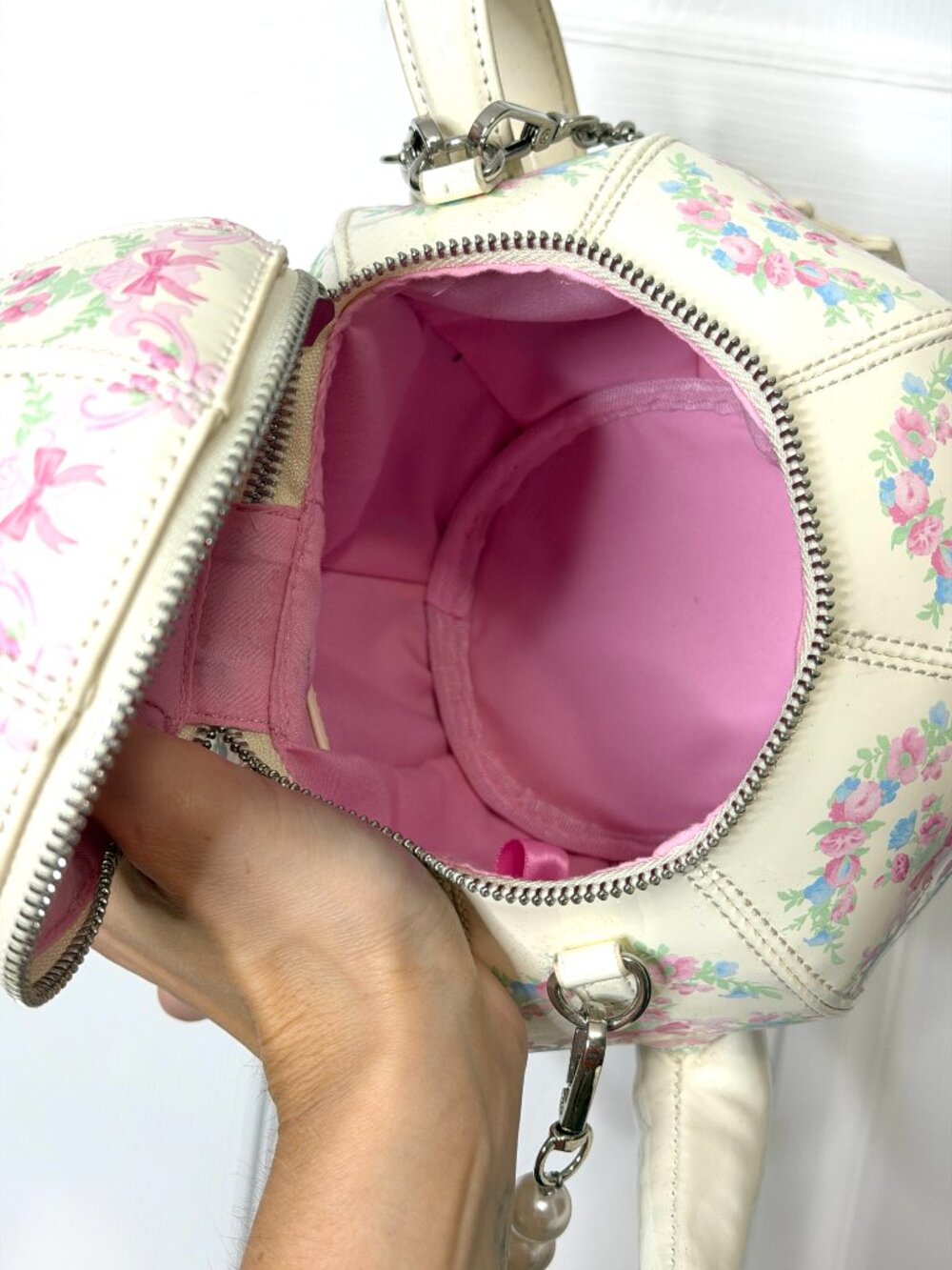 White Floral Teapot Purse- Sugar Thrillz - Picture 4 of 5